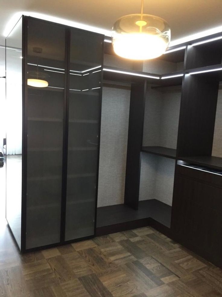 What to Consider Before Installing a Walk In Wardrobe in Sydney Homes